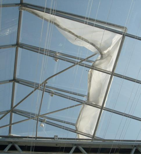 Unimesh gaasstrook bij geopend Venloluchtraam
